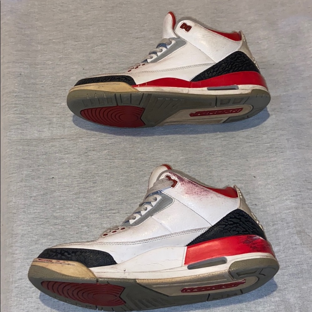 Used Jordan 3 - Picture 4 of 4